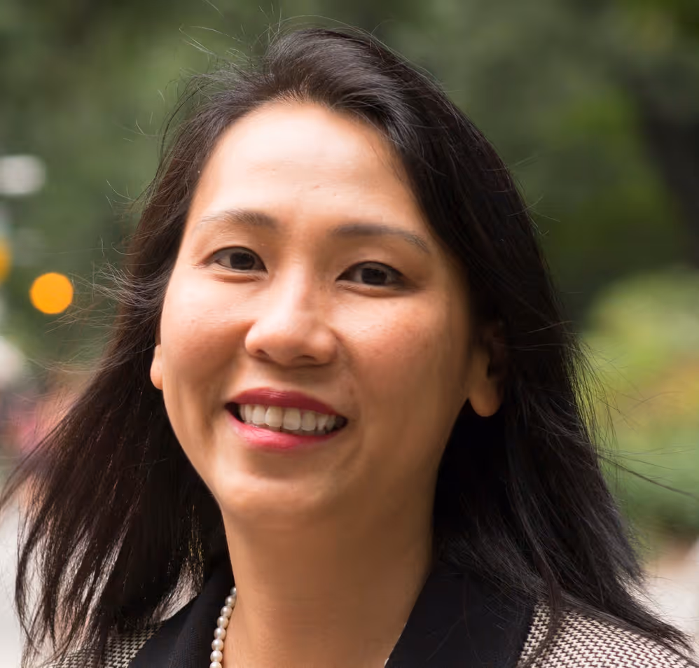 Regina Jaslow headshot
