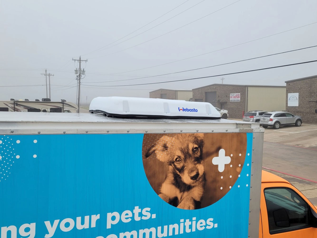 Webasto rooftop A/C - RTC 140 atop a mobile business box truck