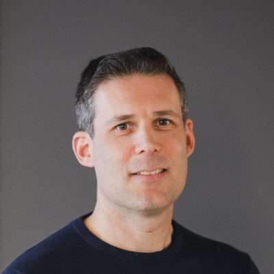 Noam Shoeg
