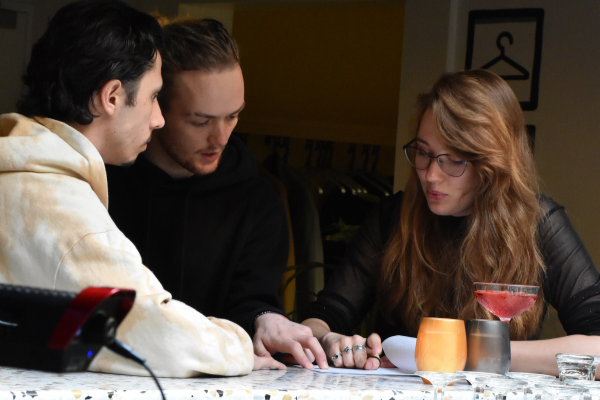 Lasse Cornelius instructing the actors