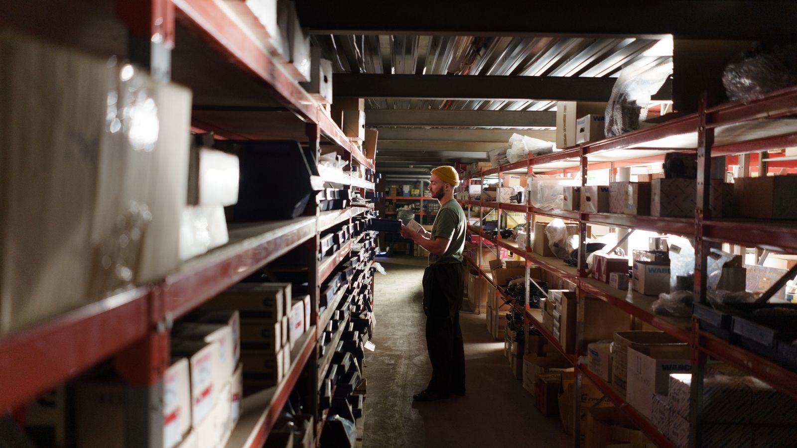 Header illustration for How to Track Inventory Across Multiple Warehouses with ConnectStock