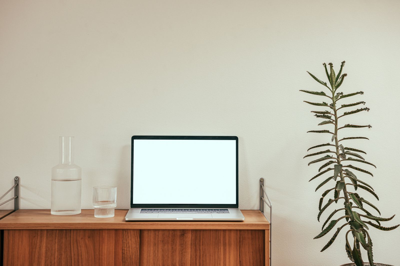 QuickBooks Desktop vs QuickBooks Online for a $2M Multichannel Seller