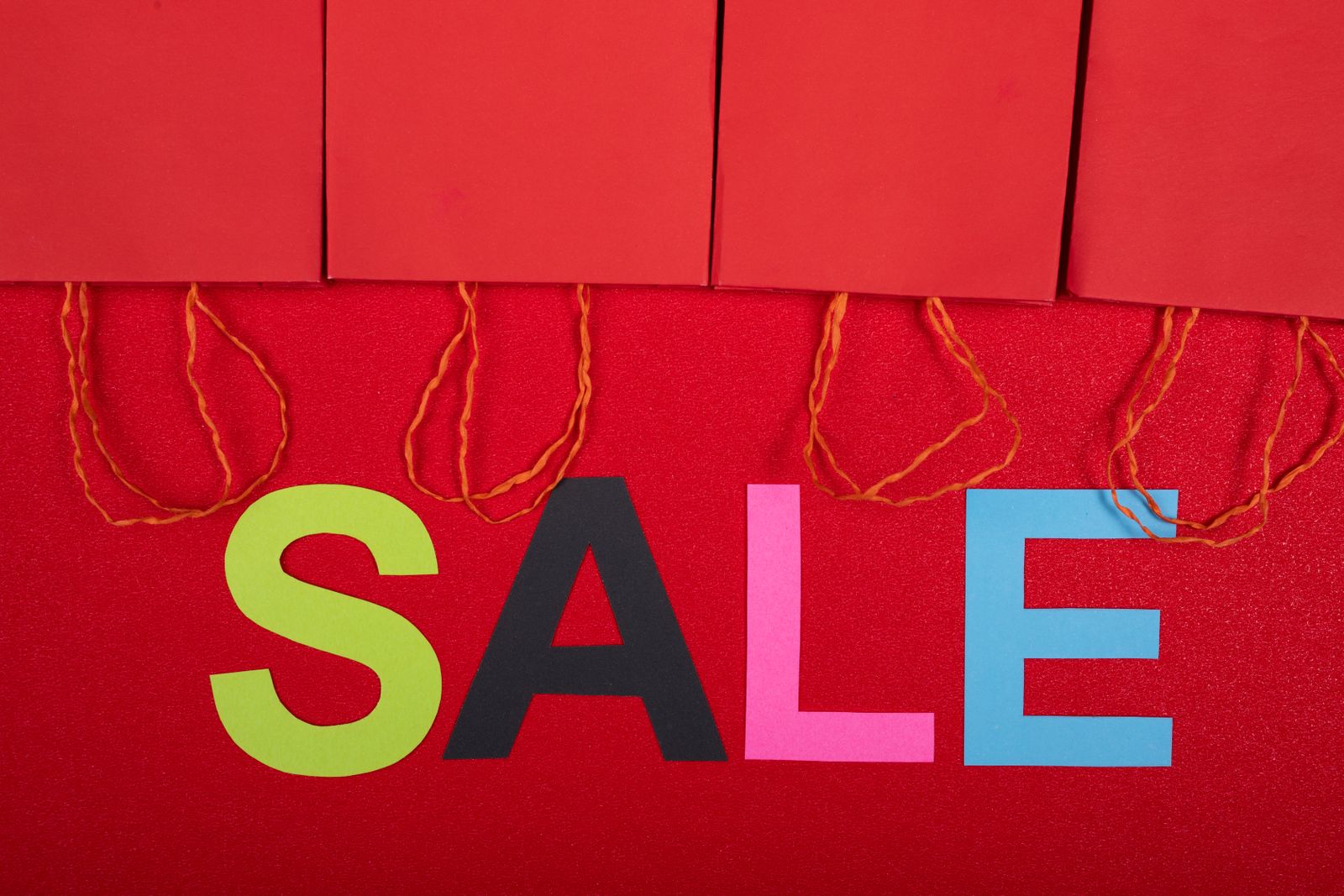 Discontinuing an Amazon Product: Liquidate It or Sell It Cheaper?
