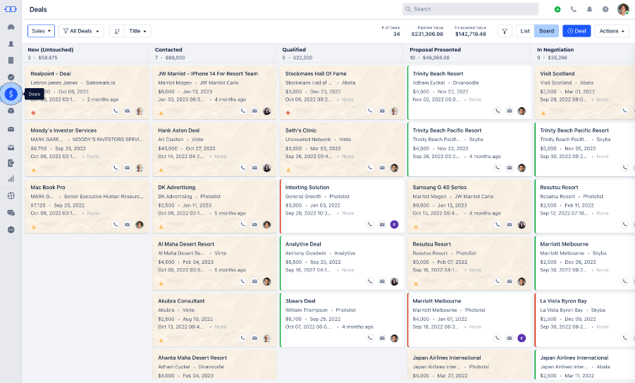 Vista del tablero Kanban de Deals en Salesmate