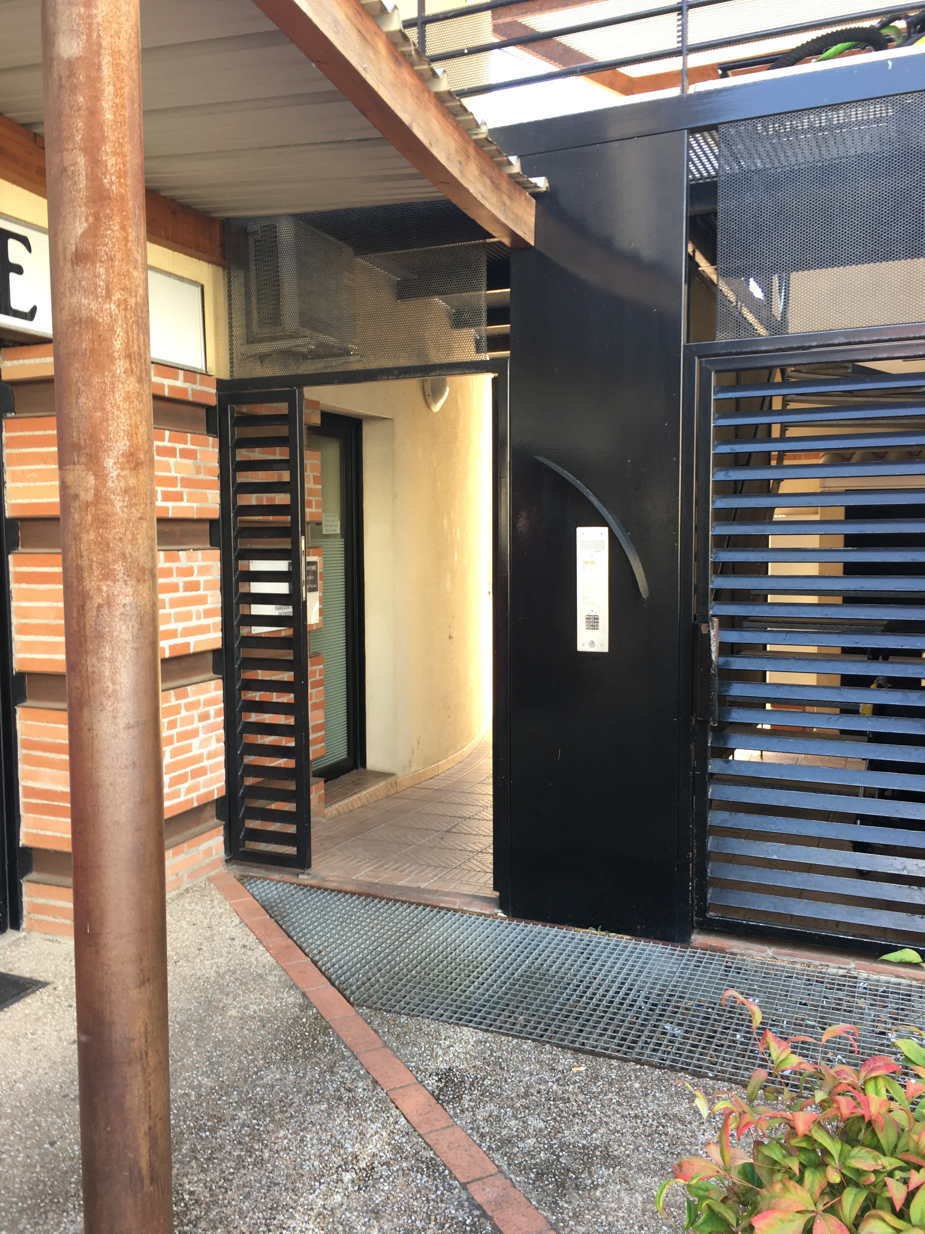 Dr Claire Flacassier