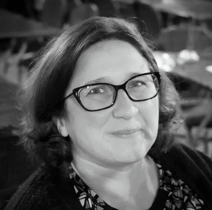 Dr Delphine Chatillon