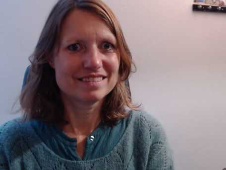 Dr Isabelle De La Debutrie