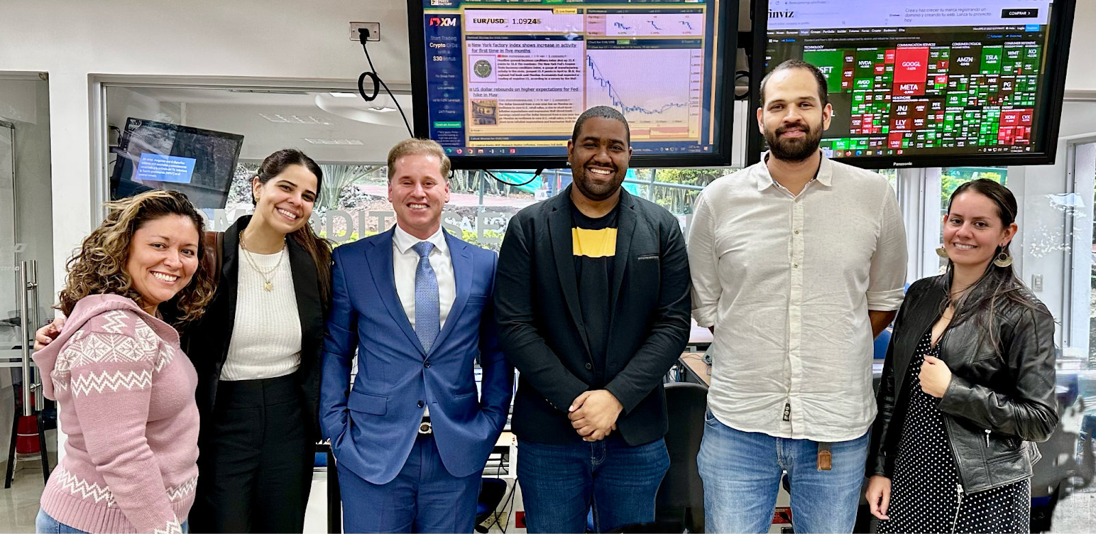 Professor Mousilli with university faculty. Photo courtesy University Tecnologico de Antioquia, Medellin.