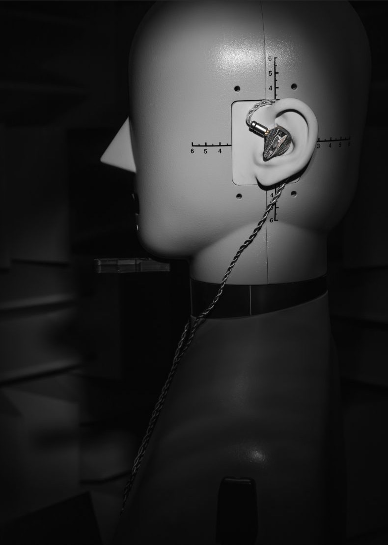 水月雨DARKSABER 黑剑2DD+8BA 入耳式耳机| 水月雨MOONDROP 官方网站