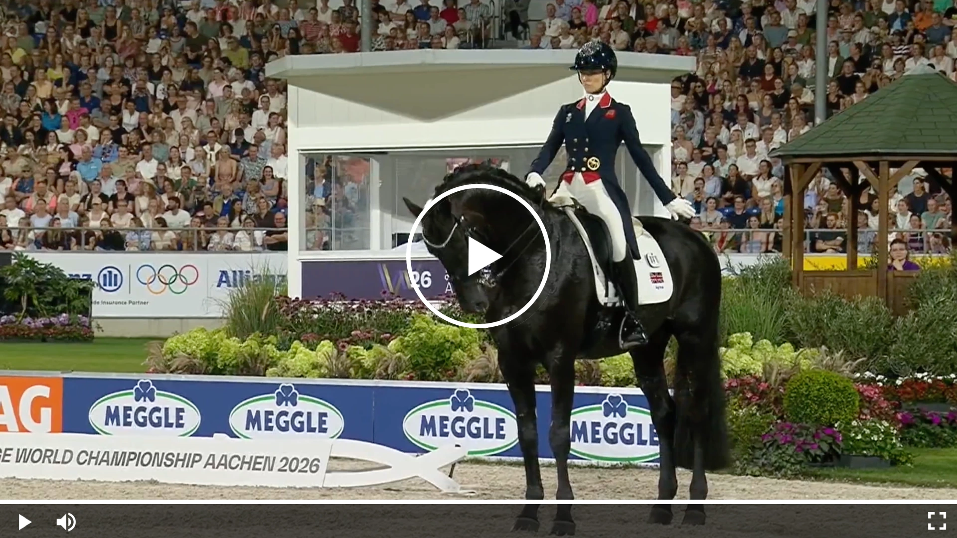 Charlotte Fry mit Glamourdale bei den FEI World Championships Aachen 2026 in der Dressurarena.