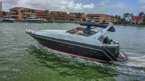 Lily 42 Ft Yacht for Rent Cancun