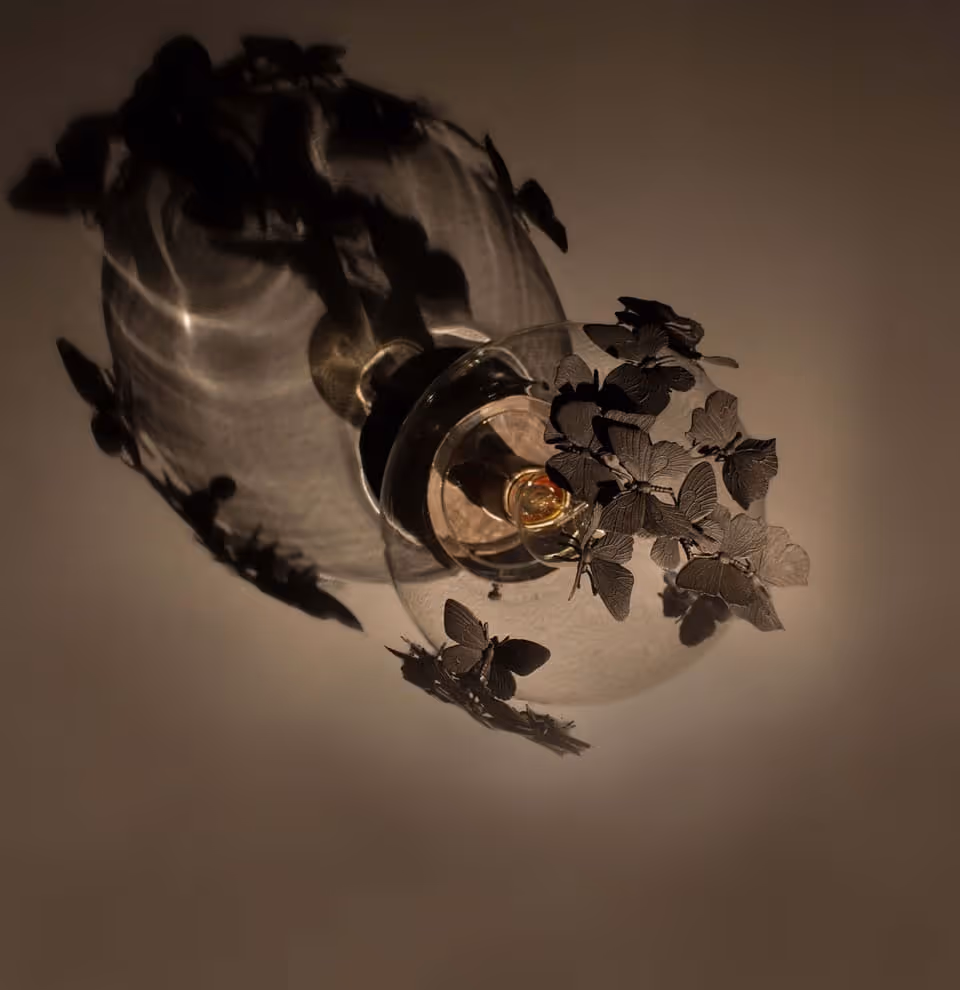 Haunt Sconce