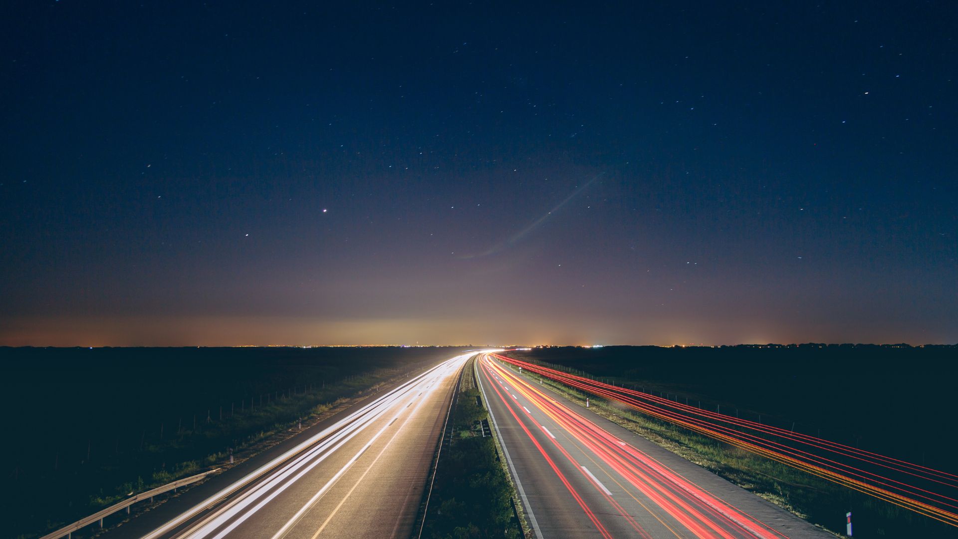 Esus Logistics - Direktfahren Autobahnbild bei Nacht