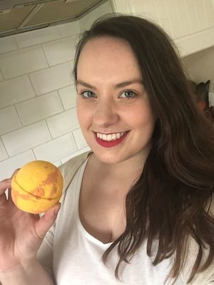 Becky and her top selling 'Stay Fab Bath Bomb