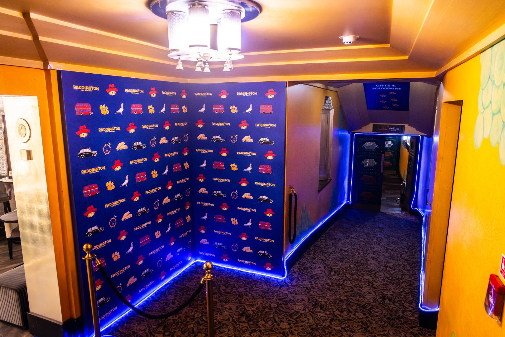 Box office small photo