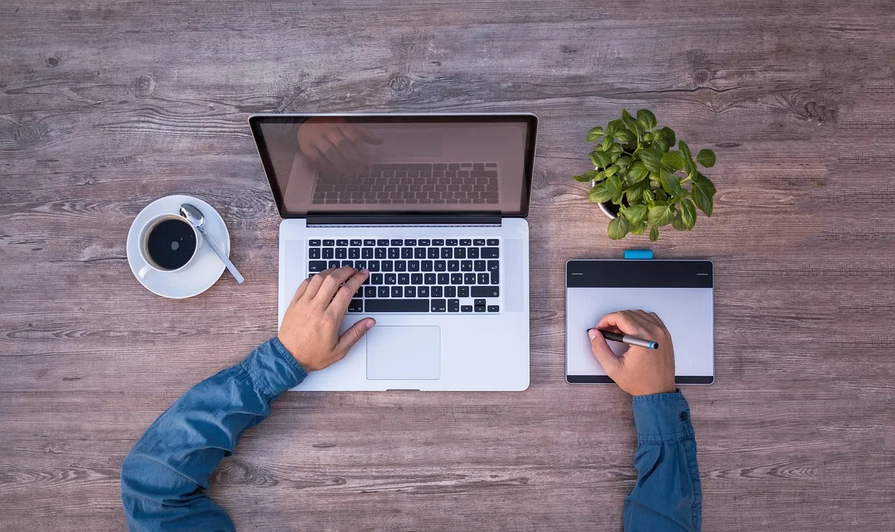 Develop Skills Relevant To Desirable Job Positions Through Side Hustles