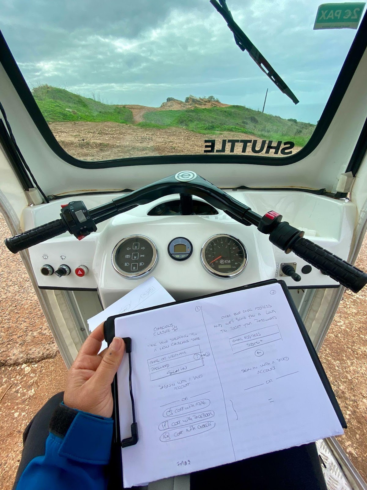 Célia çlearning no-code in a tuk-tuk