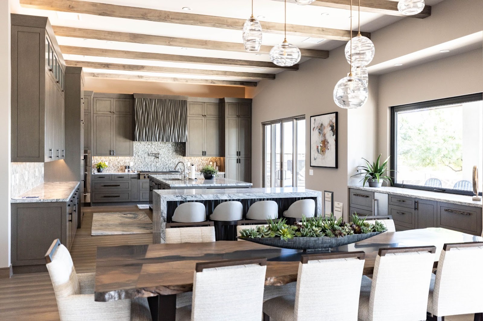 Scottsdale Contemporary Home: Wellness Through Light and Warmth