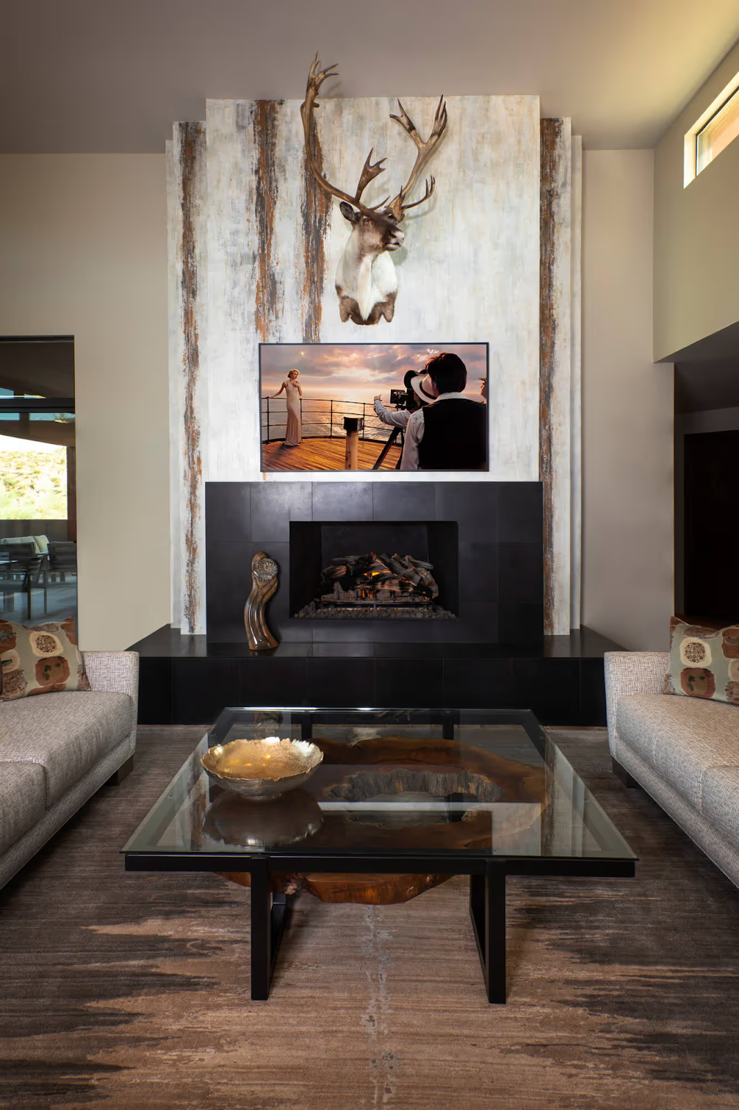 Desert Horse Property: Harmony With the Landscape