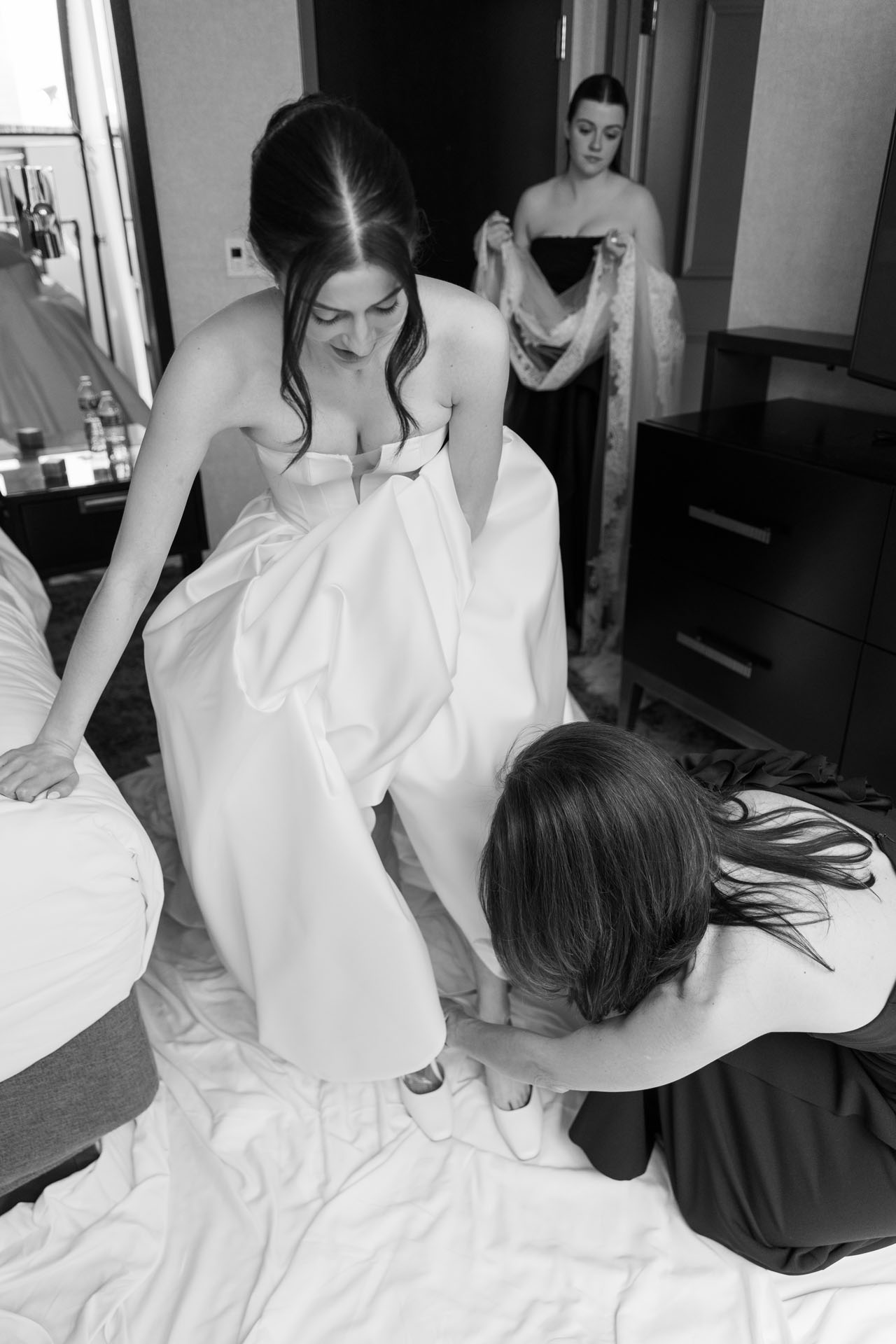 bride getting dressed at InterContinental Chicago