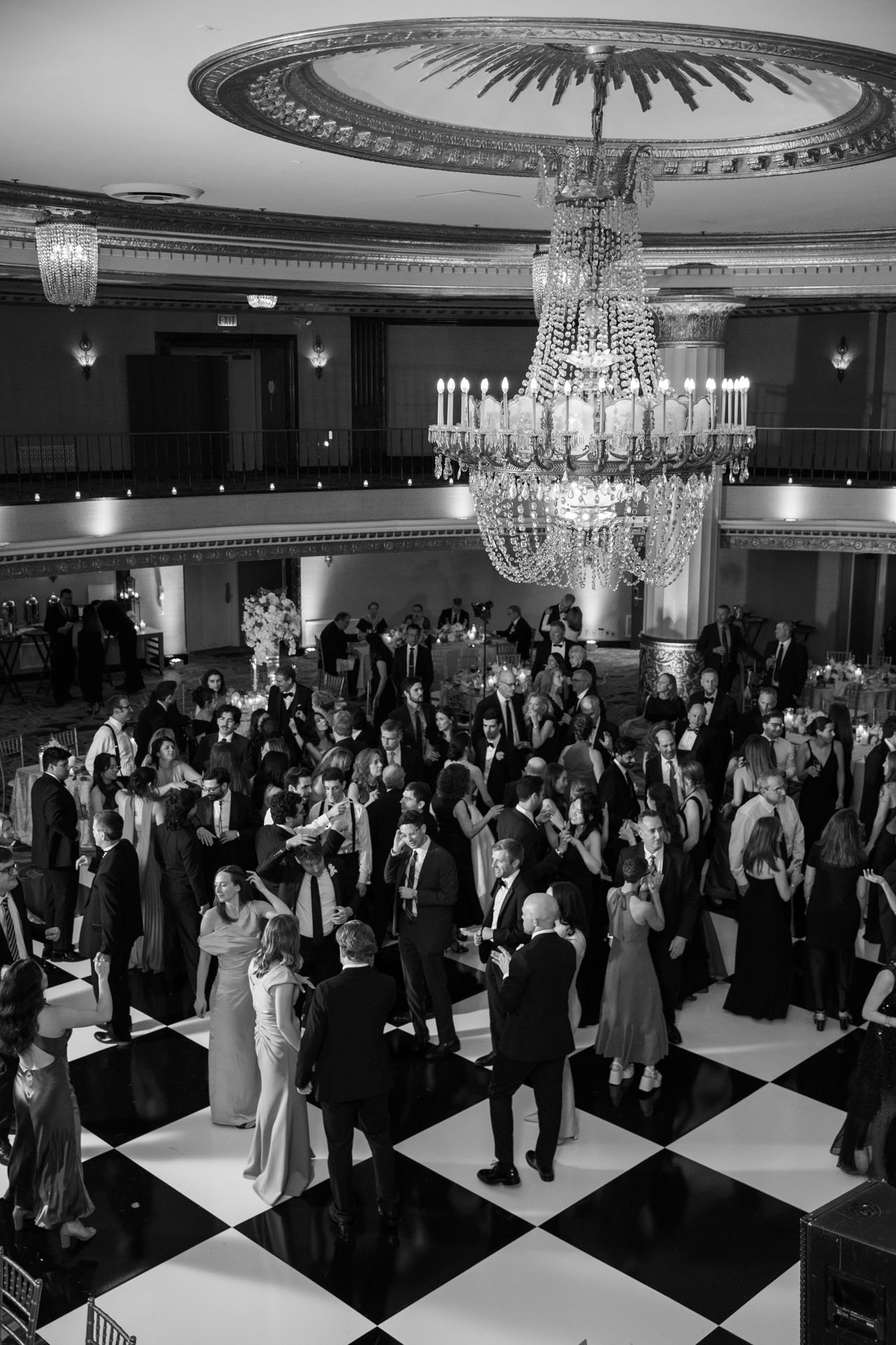 guests dancing at wedding reception at the Intercontinental Chicago