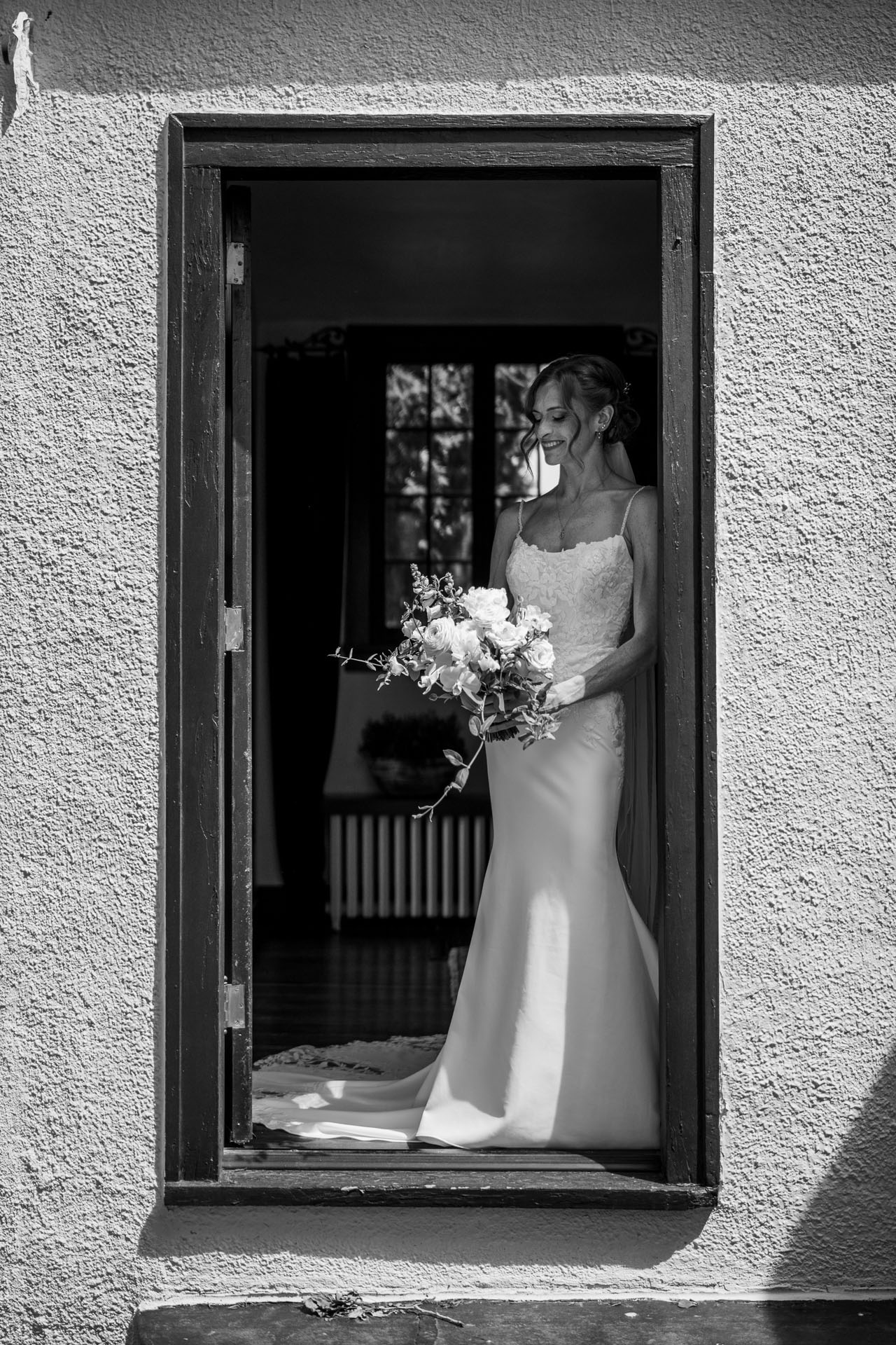 bridal portrait in doorway