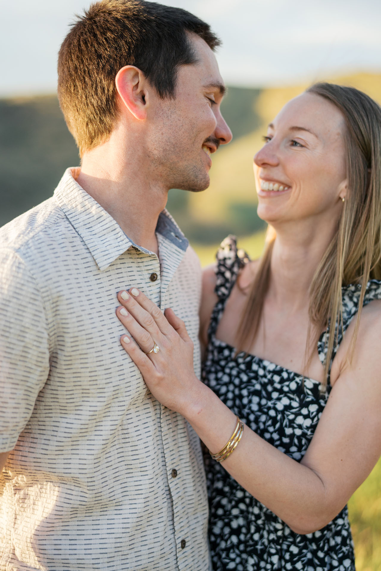 engagement ring on girl's hand 