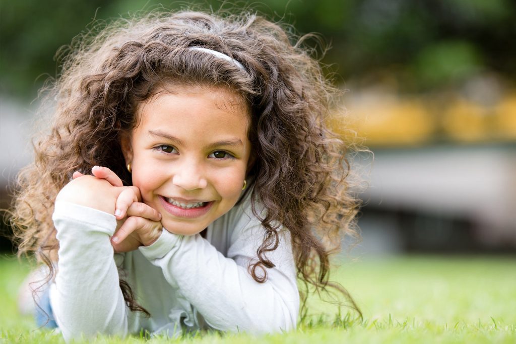 العض على الأسنان لدى الأطفال