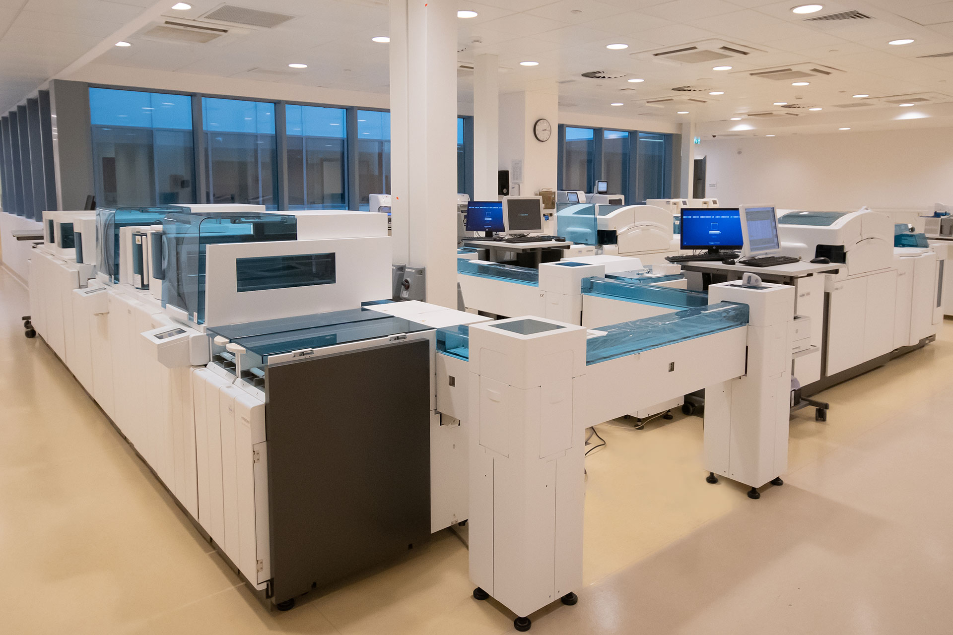 الخدمات السريرية والمخبرية