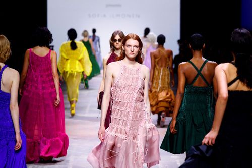 CreaDemo-tuella kasvuun: Sofia Ilmosen modulaarinen vaateinnovaatio vie muunneltavuuden uudelle tasolle