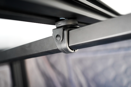 magnetic latch for camper