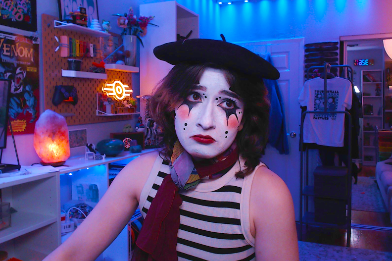 Picture of MikaMiba Twitch Streamer and Content Creator and Graphic Designer with cool makeup