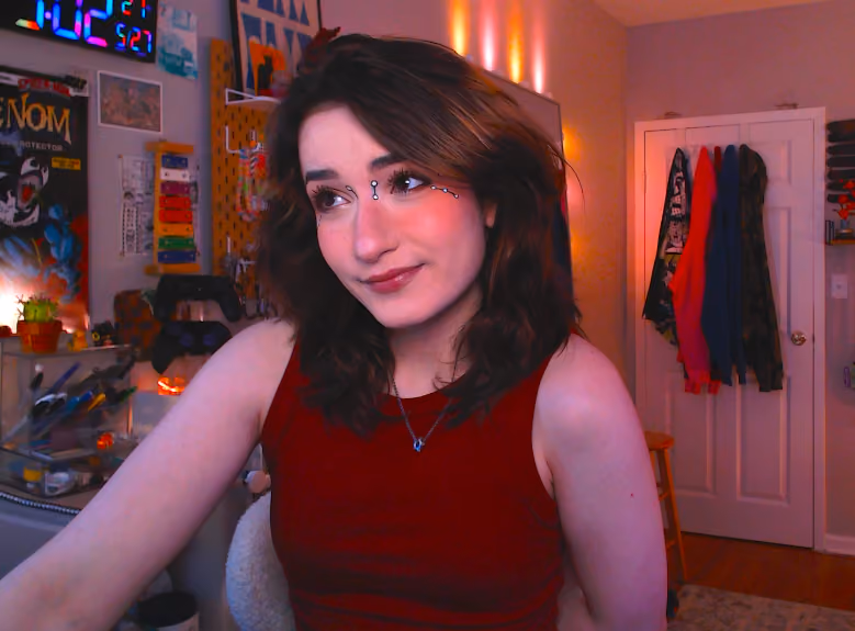 Picture of MikaMiba Twitch Streamer and Content Creator and Graphic Designer with cool makeup