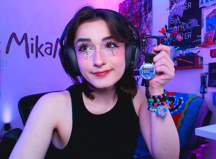Picture of MikaMiba Twitch Streamer and Content Creator and Graphic Designer with cool makeup