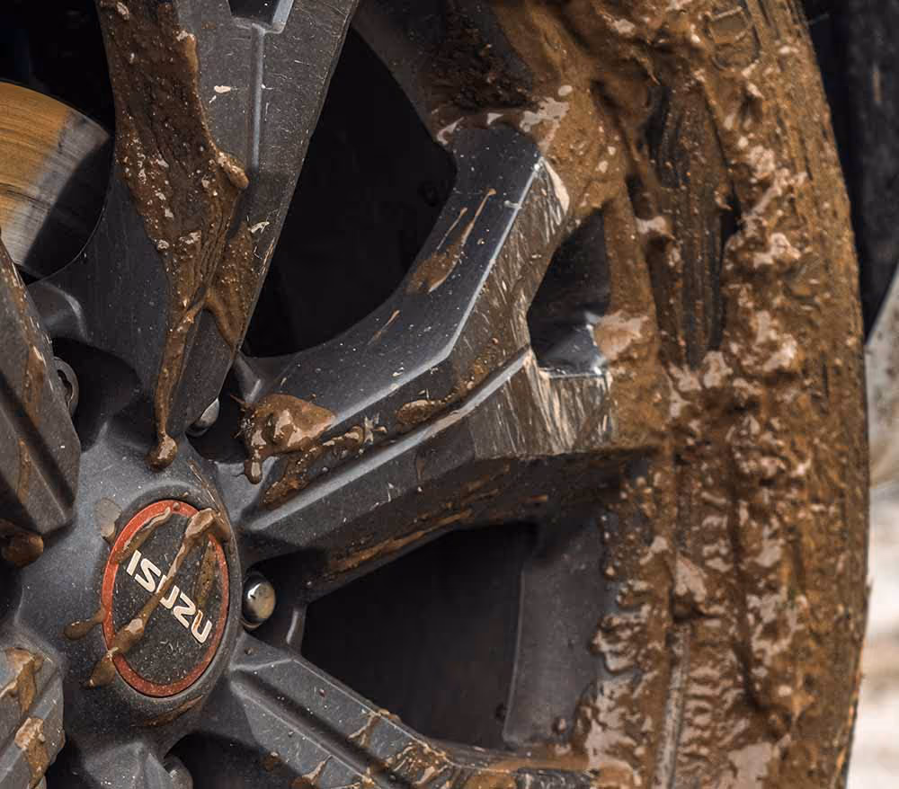 ISUZU PRODUCES HELPFUL 10-STEP GUIDE TO MUD DRIVING