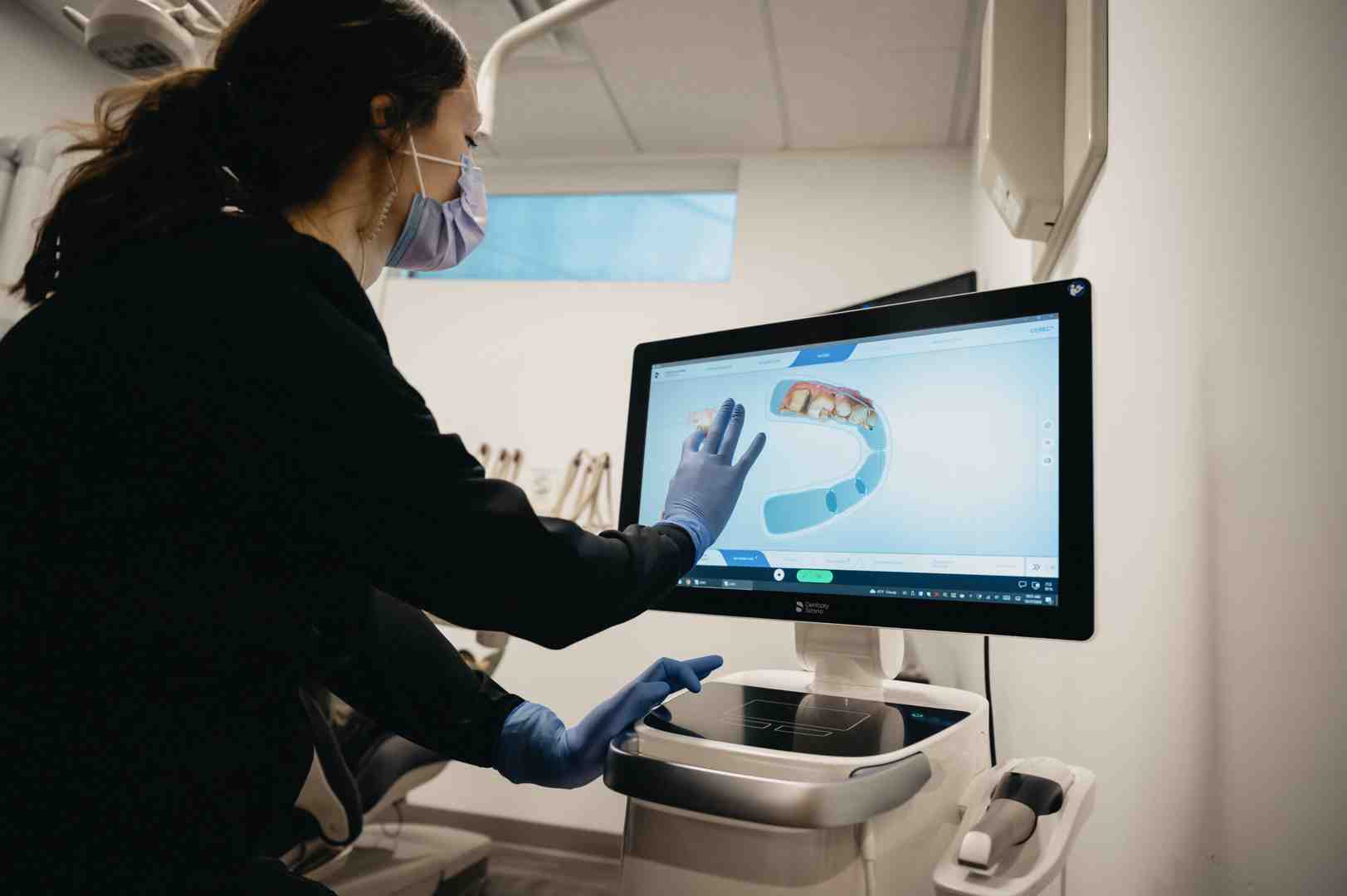 advanced 3D dental imaging of a human jawbone - dental implant procedure step step advanced 3D dental imaging of a human jawbone - dental implant procedure step step