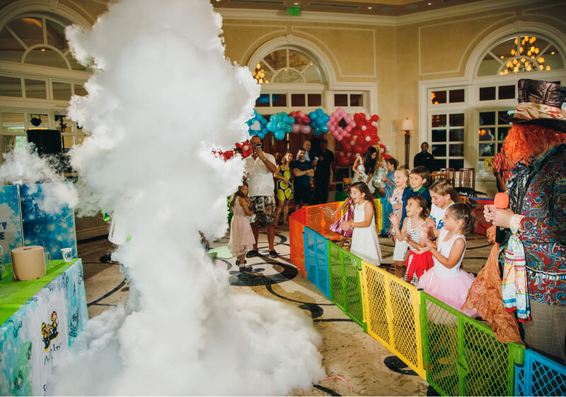 Children amazed at the science experiment 