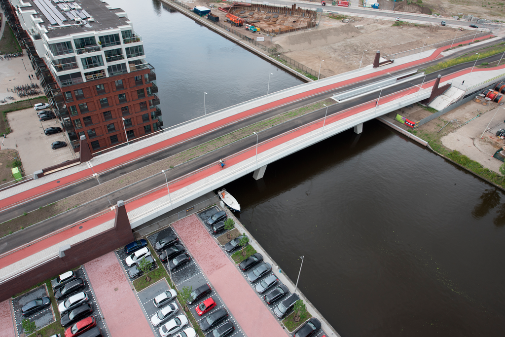 Ontwerpen van de technische installaties voor bruggen.