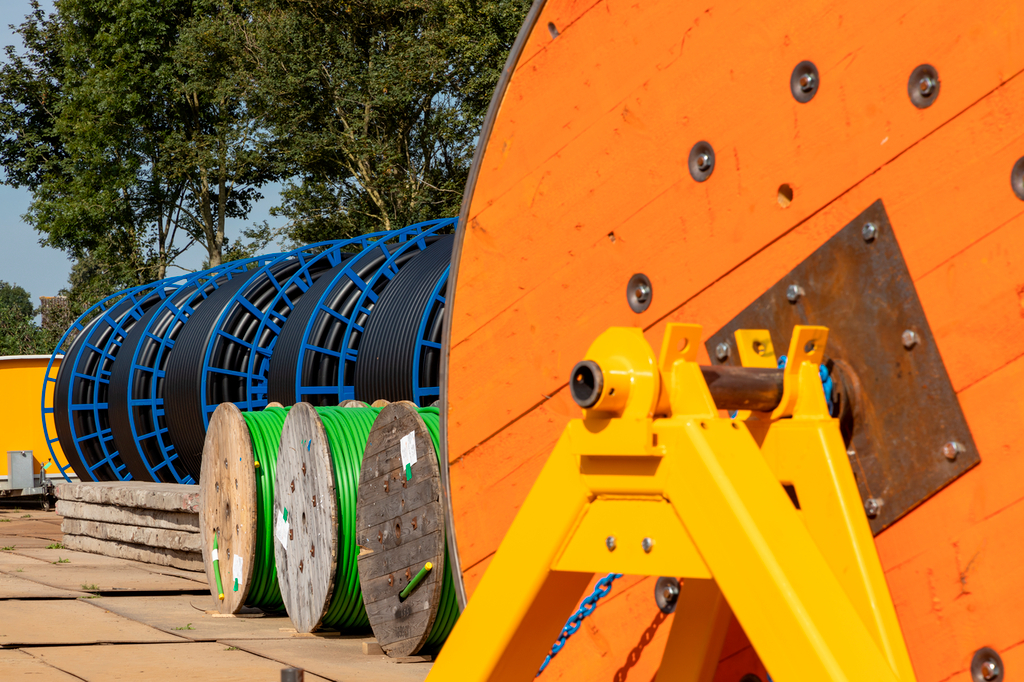 Inkopen van materialen en middelen.