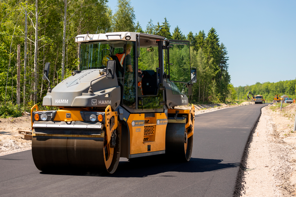 Commercieel betrokken bij verwerven van nieuwe projecten.