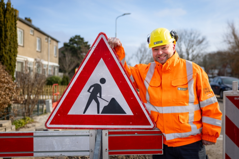 Vorig jaar maakte Michael de stap van glasvezel naar energietransitie. Een goede keuze blijkt achteraf!