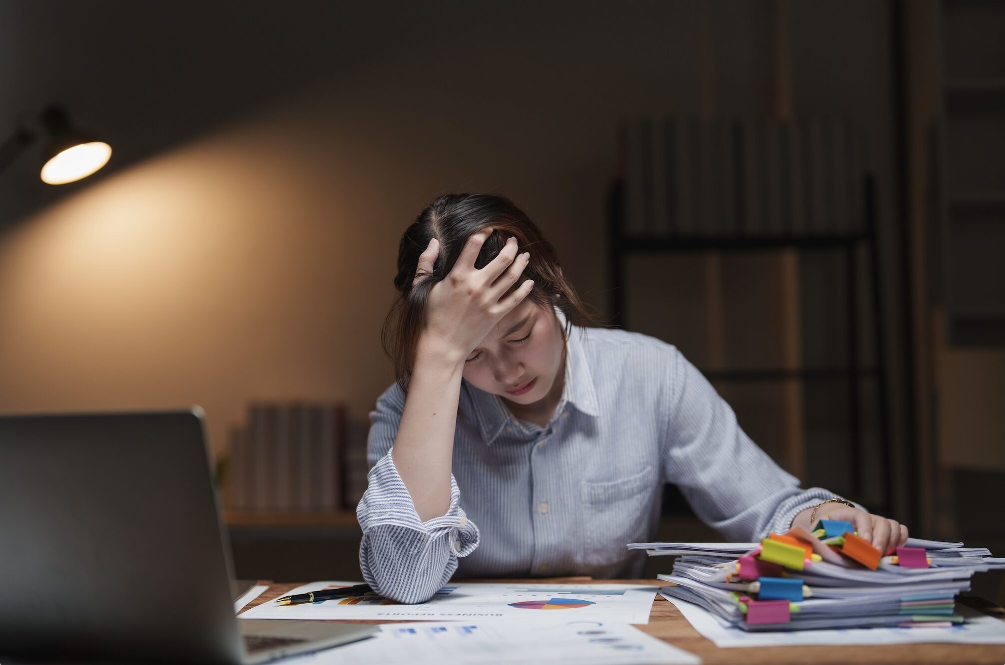 ADHD masking means hiding your symptoms to fit in. Learn the signs, why it delays diagnosis, and how to get help from a psychiatrist.