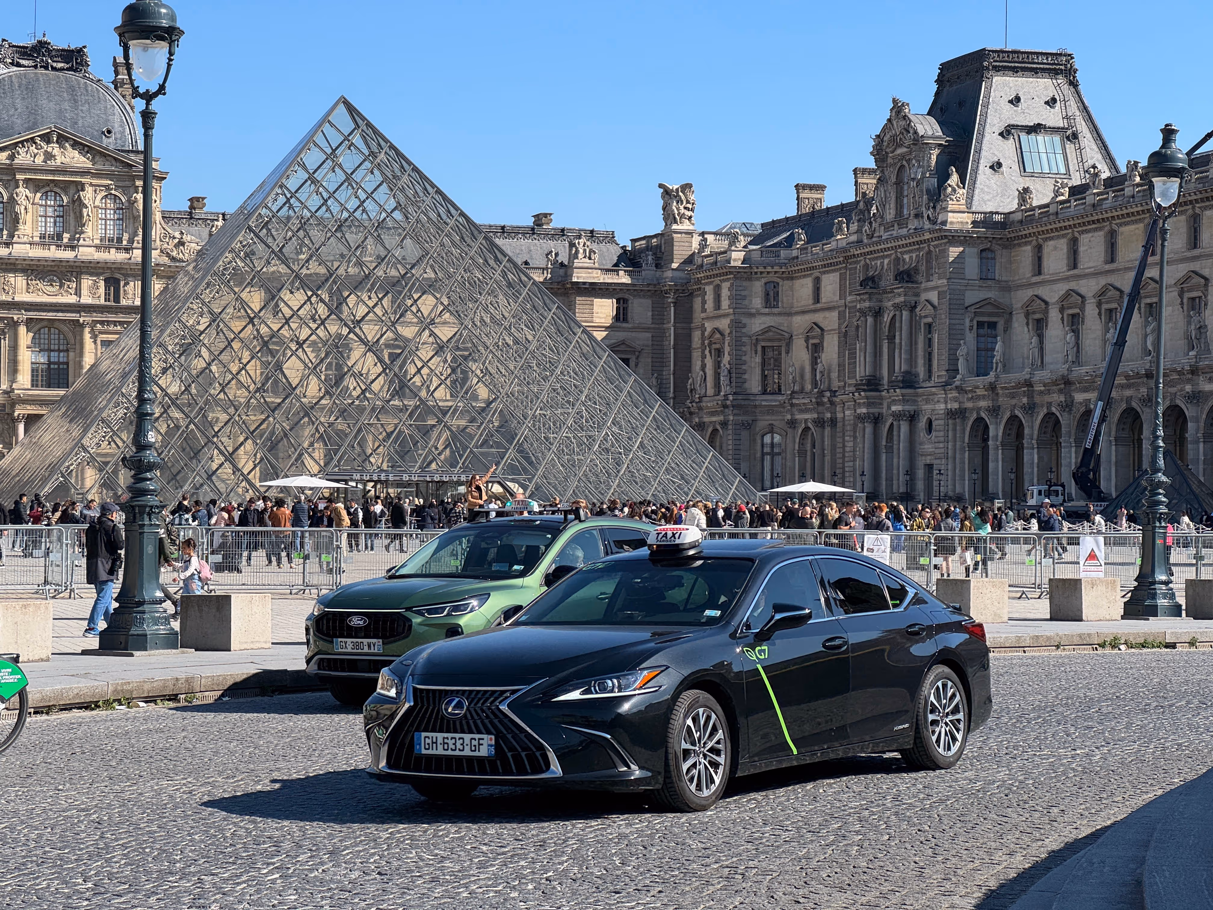 Taxis and Ride-Hailing Services: Getting to and from Paris Airports