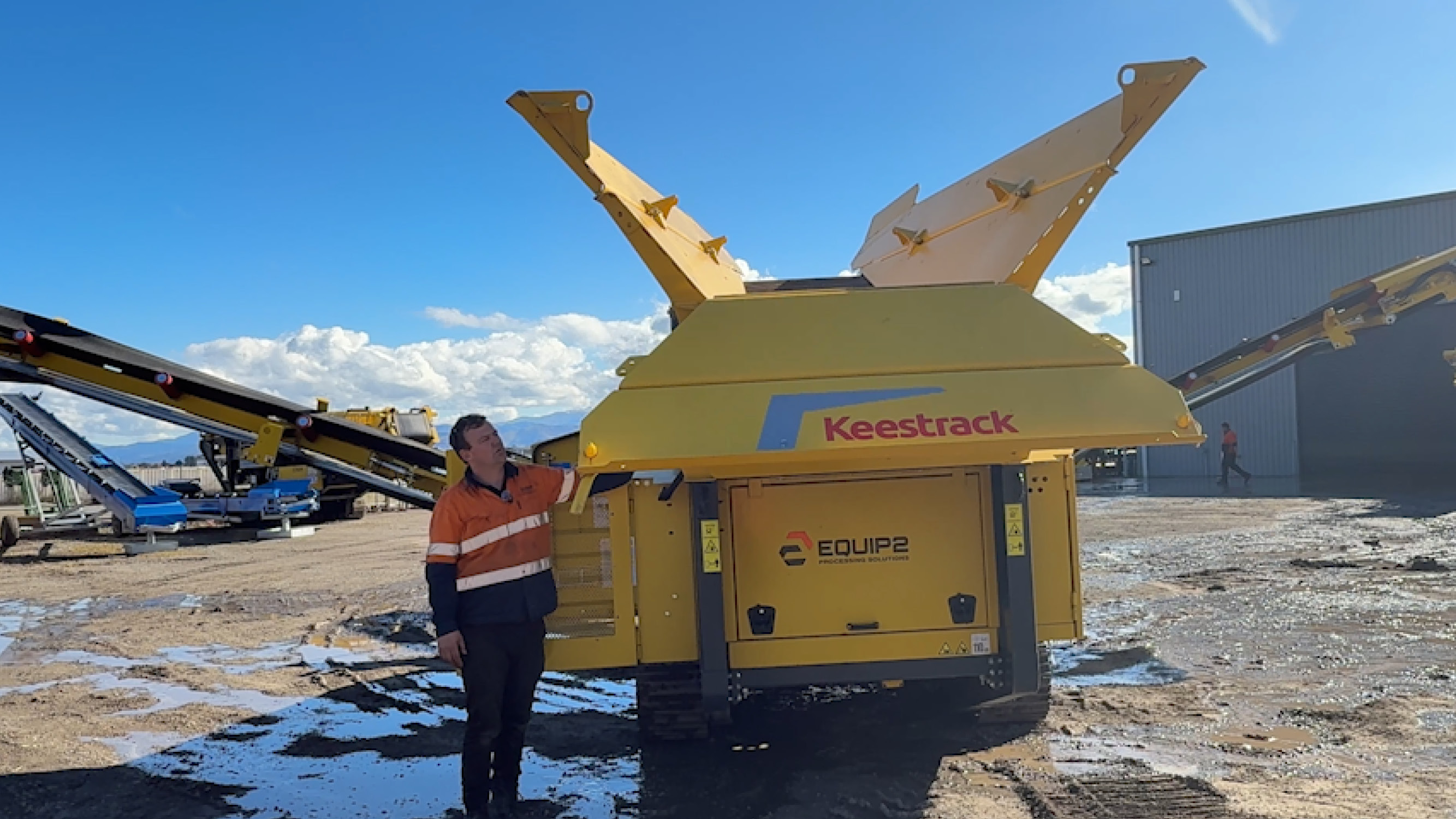 How to unfold and fold up the Keestrack K3