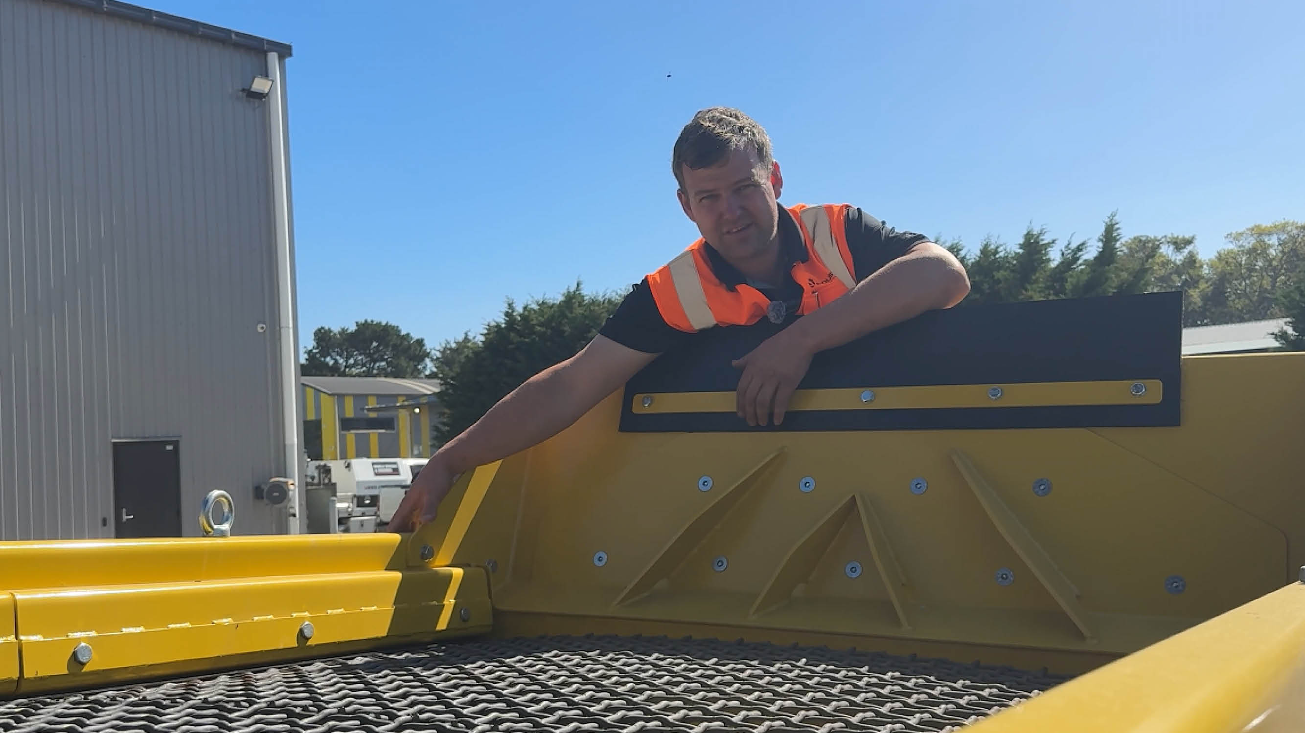 Keestrack R3h Double Deck | How to Replace the Screen Mesh