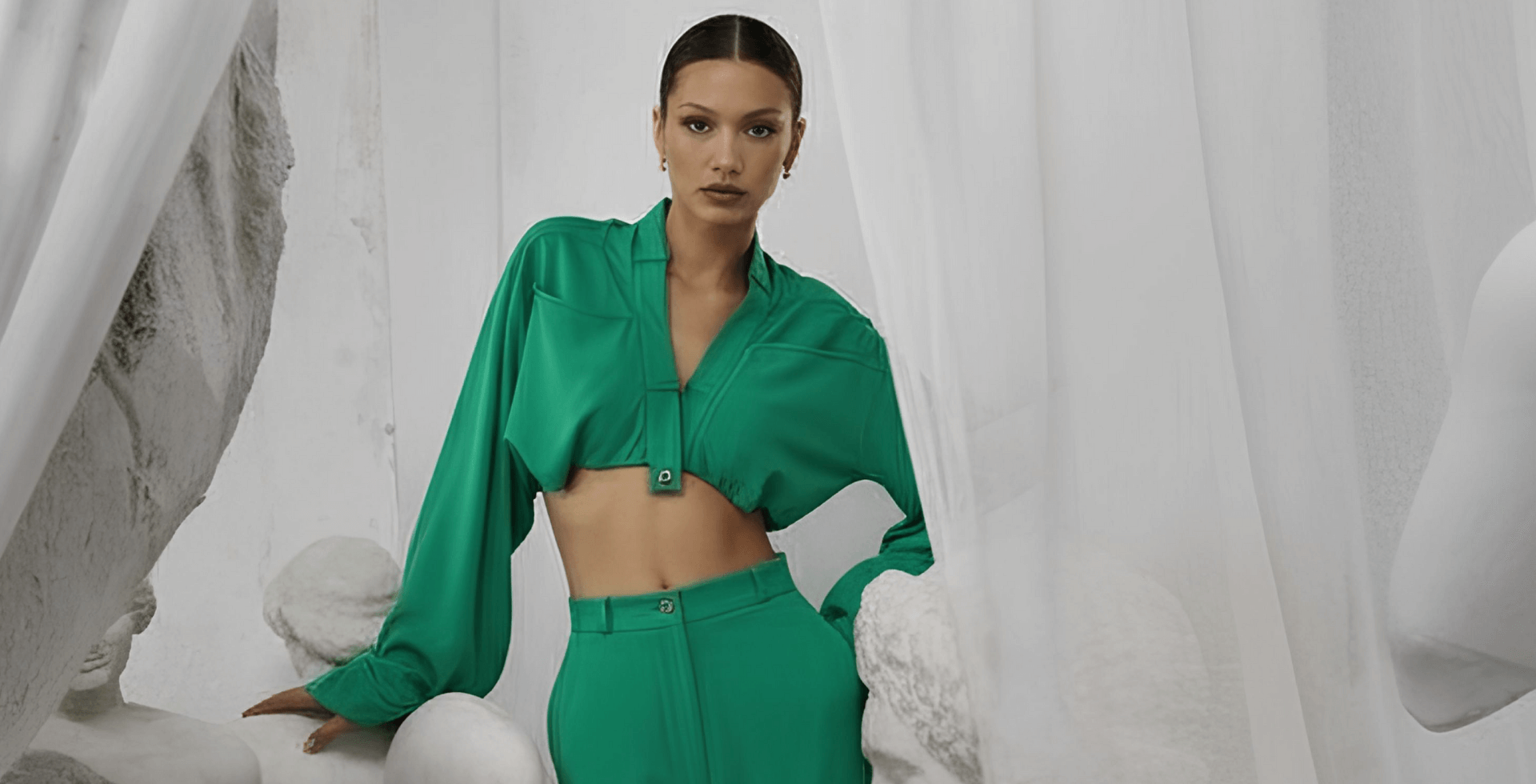 Alfaiataria feminina em atacado: sofisticação que gera valor para sua loja