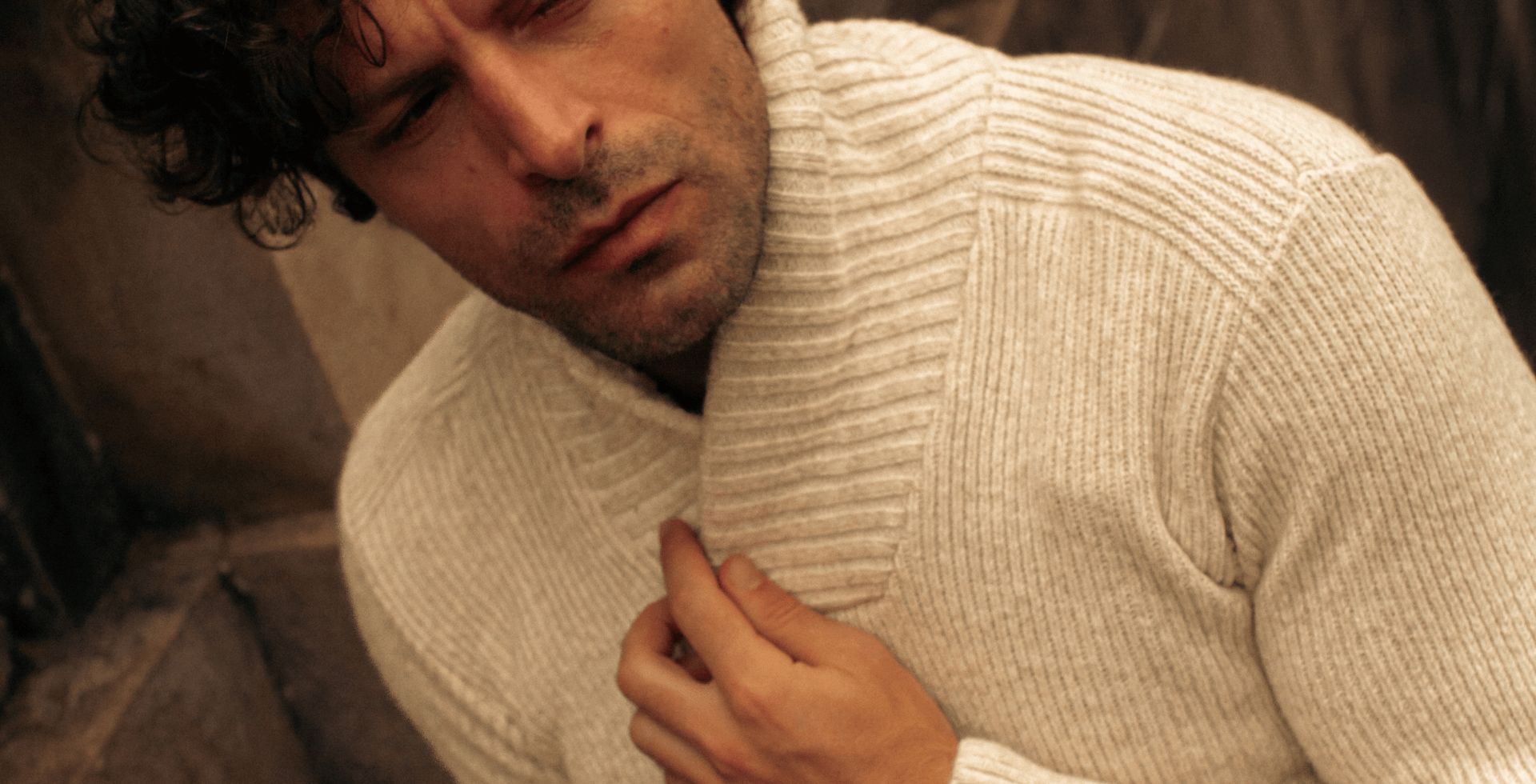 Vestuário masculino no atacado: por que calçados e roupas seguem entre as categorias mais estratégicas para vender mais