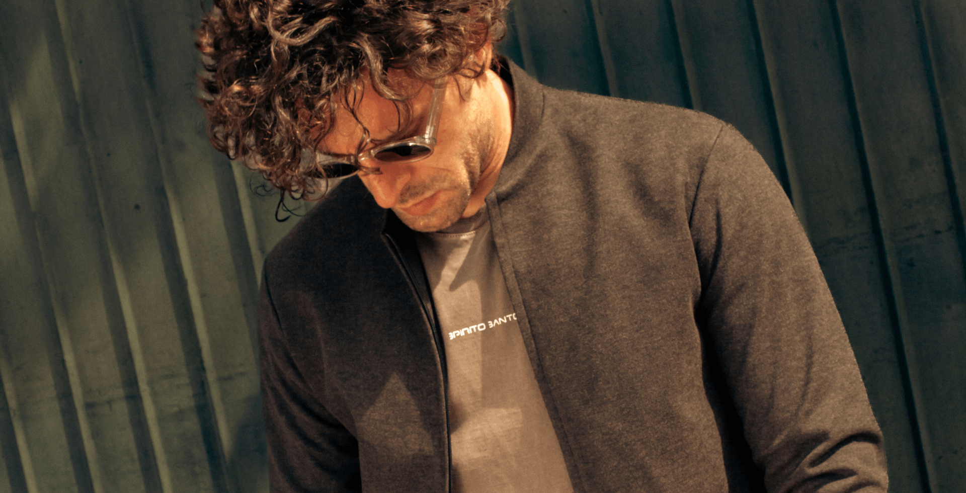 Vestuário masculino no atacado: a categoria que mais cresce — e que pode elevar o ticket da sua loja