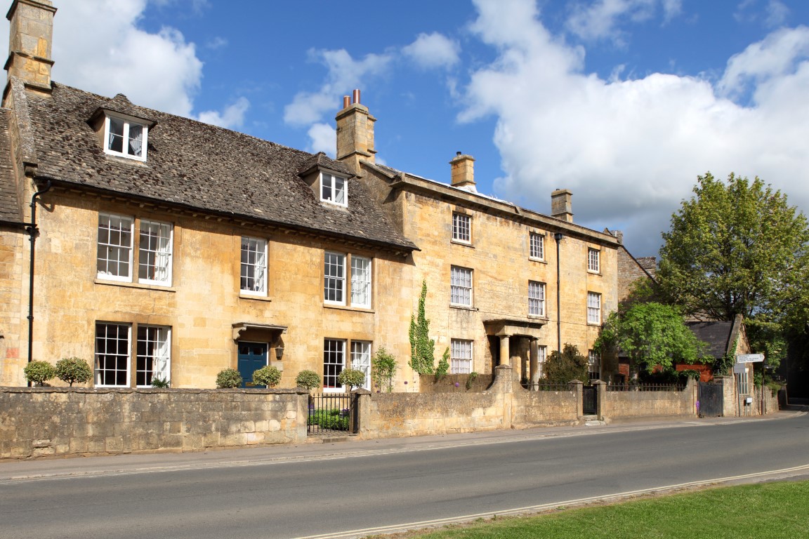 Stone-built cottages in the Cotswolds town of Chipping Campden, Gloucestershire, Englan