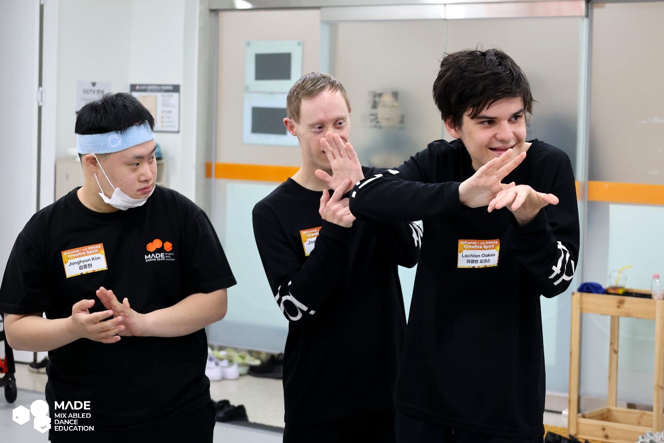 Joel and Lachlan demonstrating the ‘Jolt way’ to Jonghyeon from Light Sound Friends